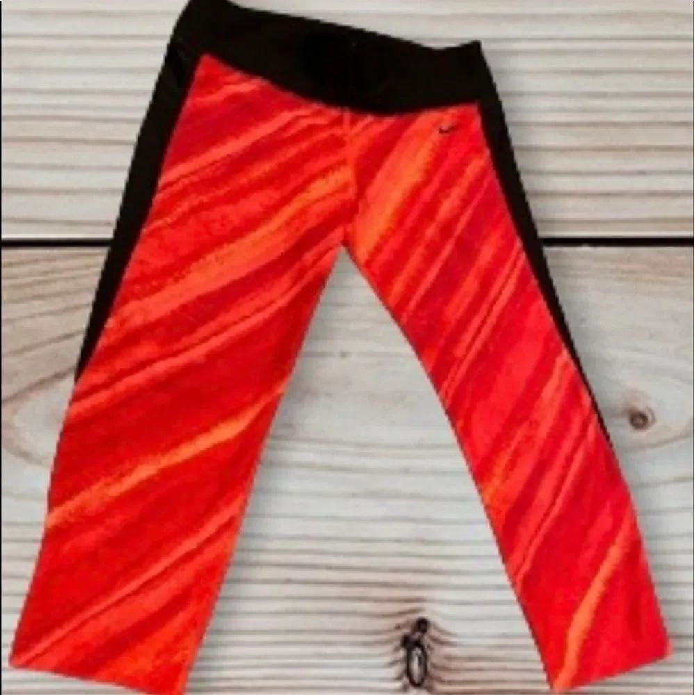 Nike Red Patterned Yoga Pants Size Small